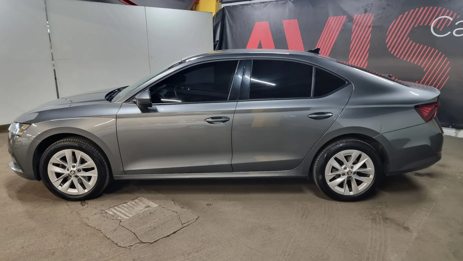 Skoda Octavia photo